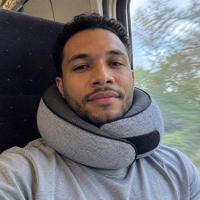 Lukas F, 26